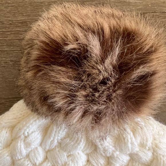 J. Crew Cable Pom-Pom Beanie Hat NWT - Picture 5 of 6